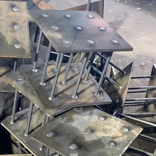 在确定预埋件位置时，需要考虑以下几点